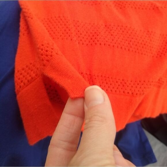 2 Banana Republic tops  - Picture 8 of 10